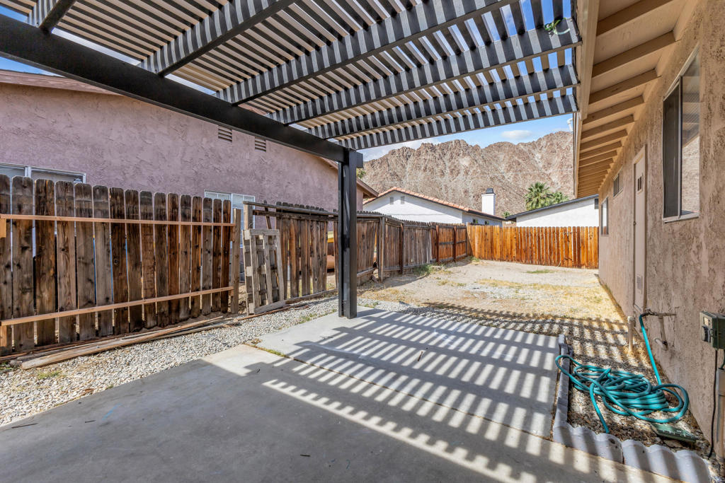 51675 Avenida Rubio