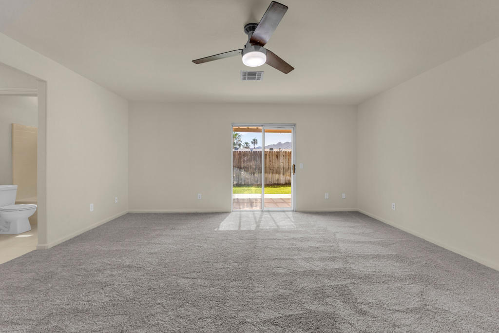 52300 Avenida Herrera