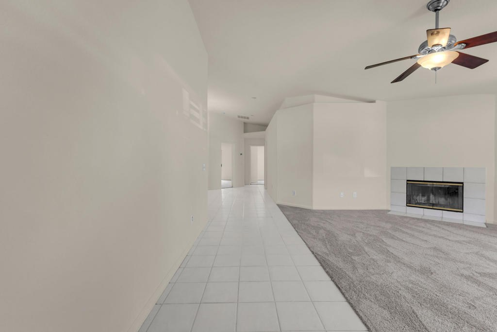 52300 Avenida Herrera