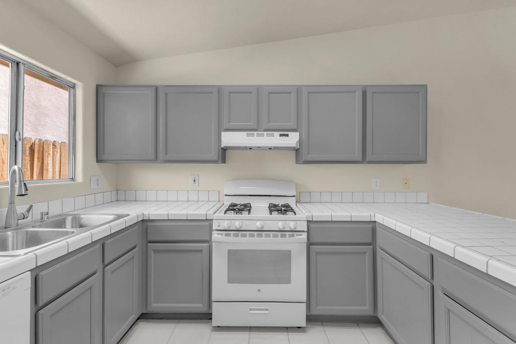 52300 Avenida Herrera