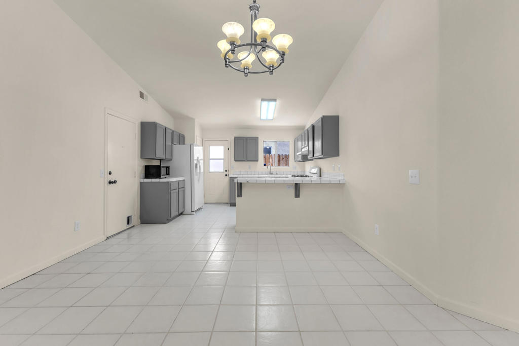 52300 Avenida Herrera