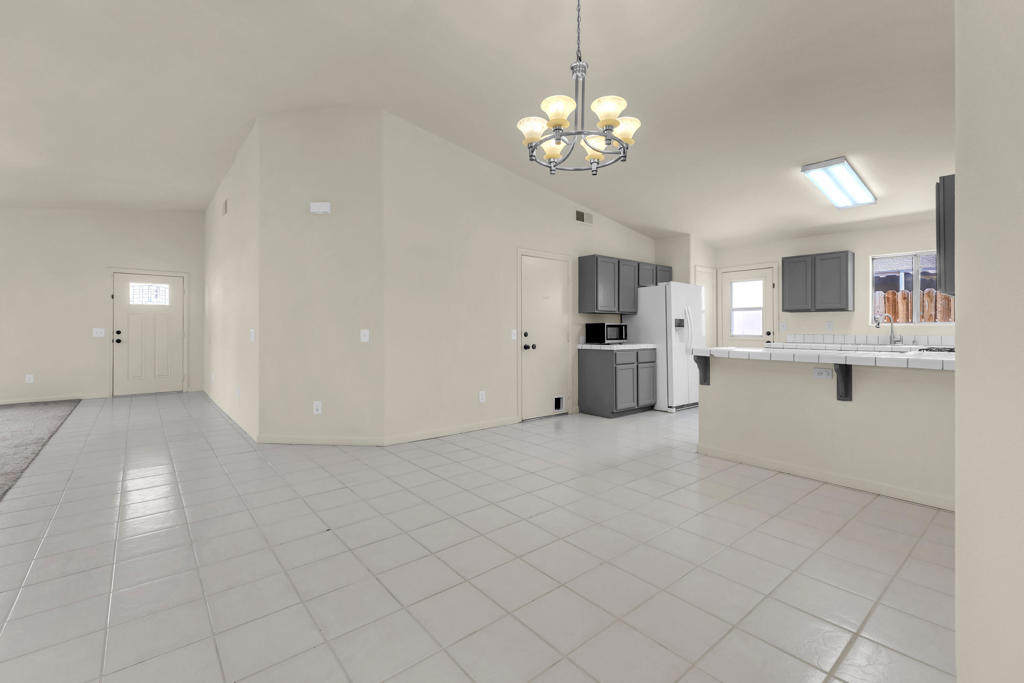 52300 Avenida Herrera