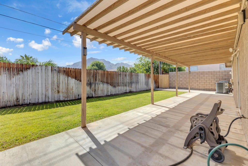 52300 Avenida Herrera