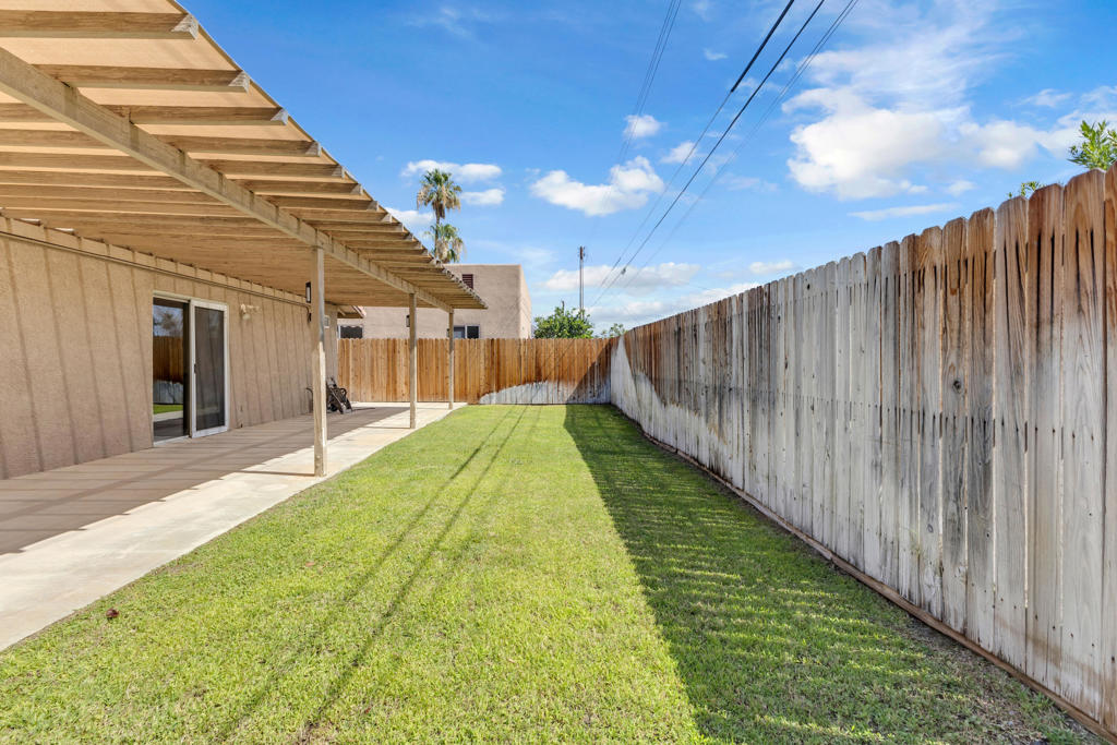 52300 Avenida Herrera