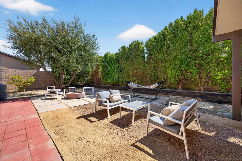 42820 Gazapo Court