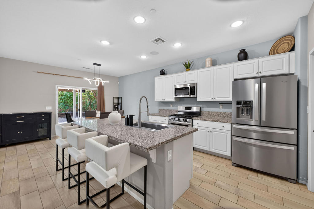 42820 Gazapo Court