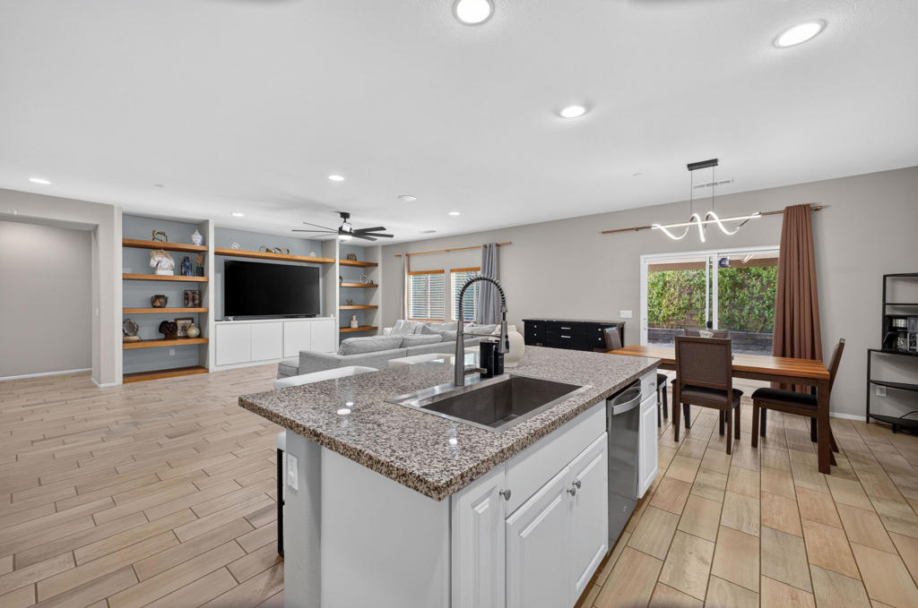 42820 Gazapo Court