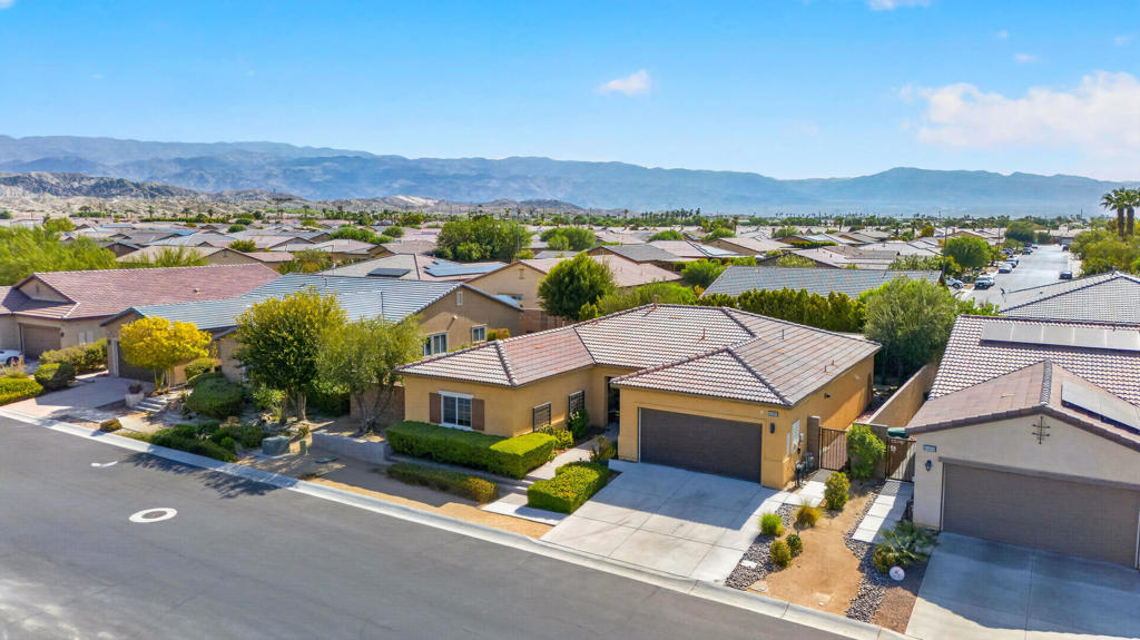 42820 Gazapo Court
