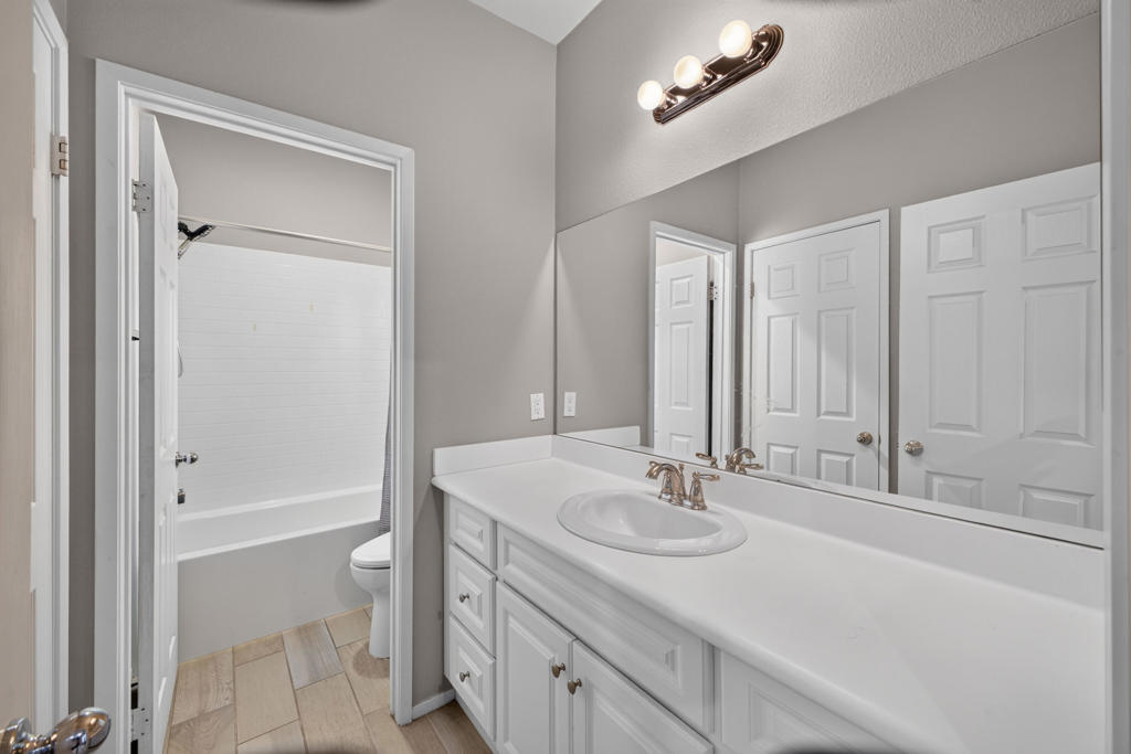 42820 Gazapo Court