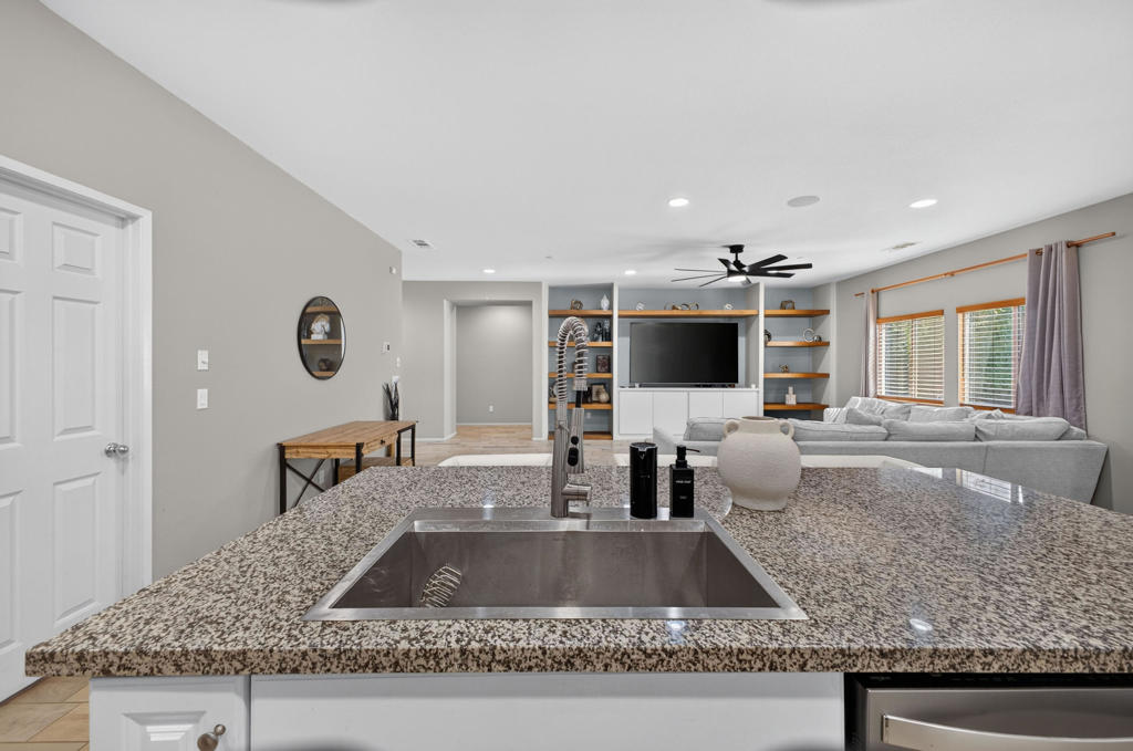 42820 Gazapo Court