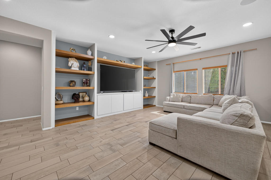 42820 Gazapo Court