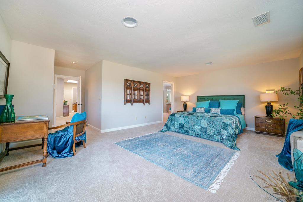 377 Rancho Camino