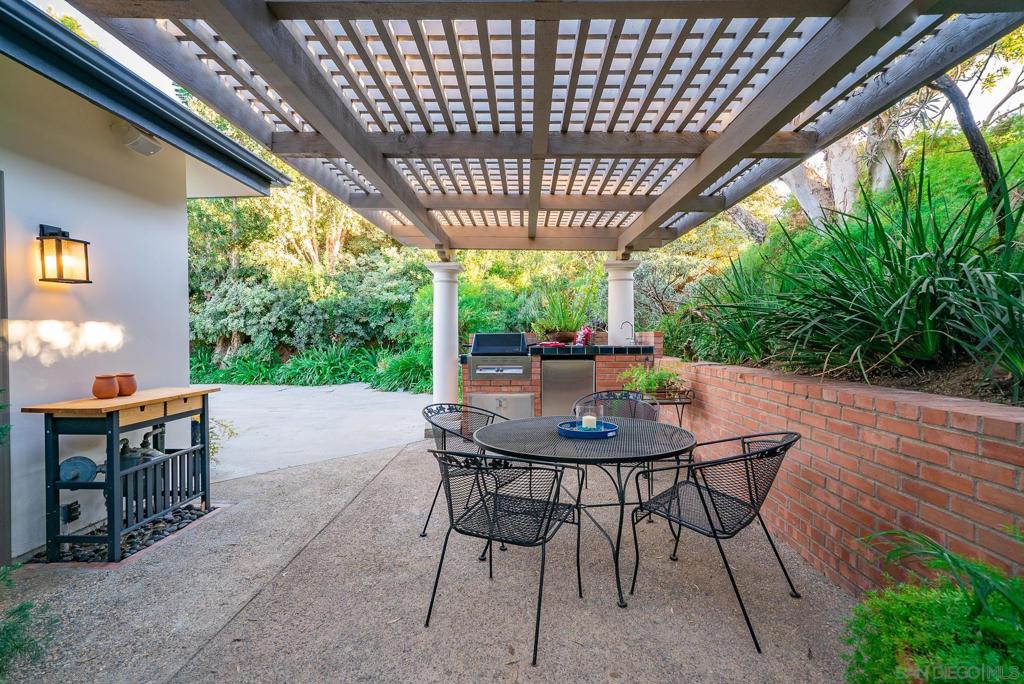 377 Rancho Camino