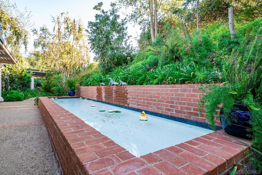 377 Rancho Camino