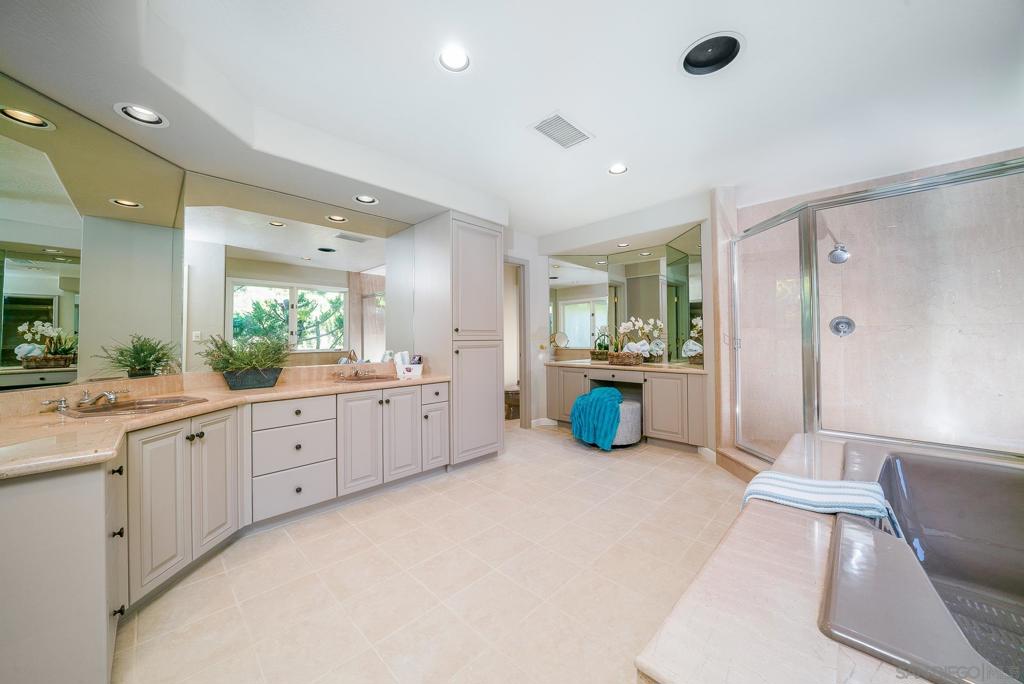 377 Rancho Camino