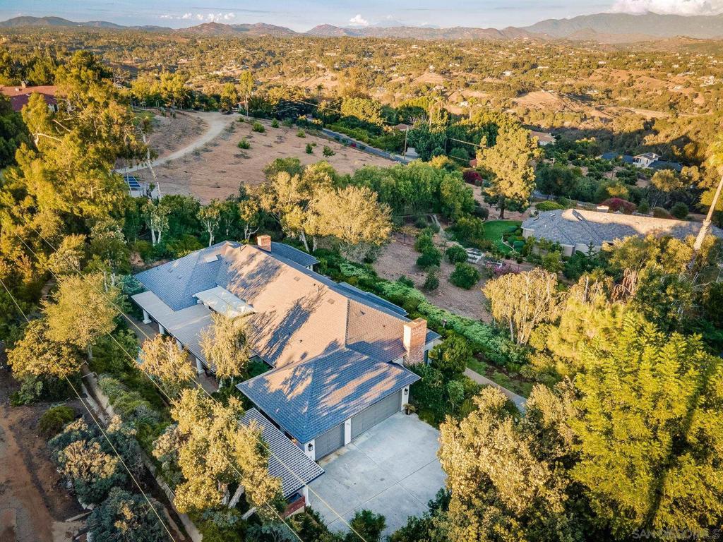 377 Rancho Camino