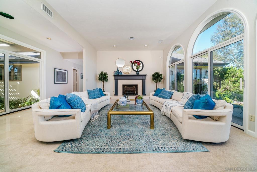 377 Rancho Camino