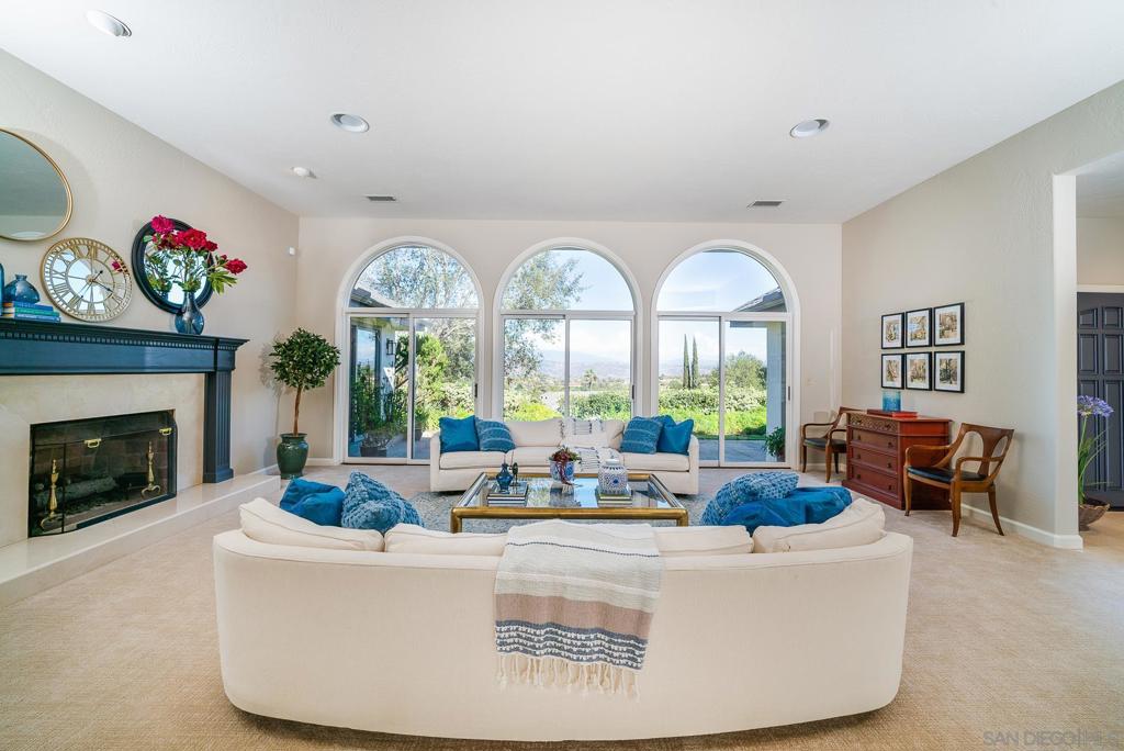 377 Rancho Camino