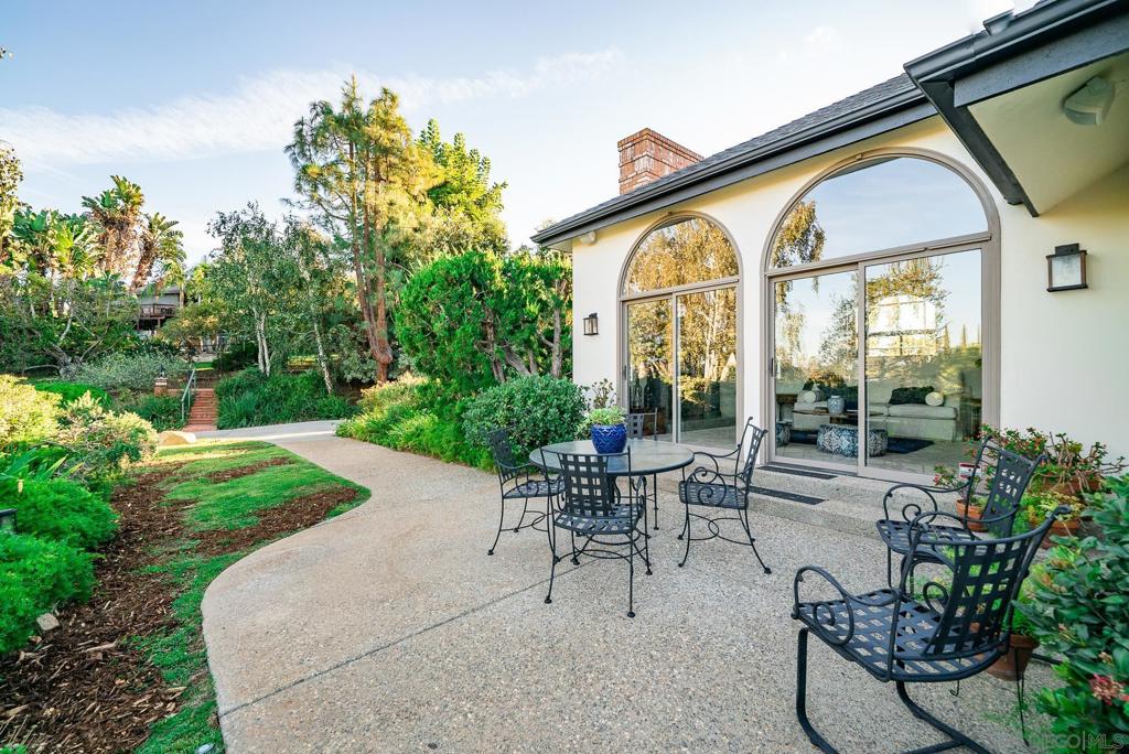 377 Rancho Camino