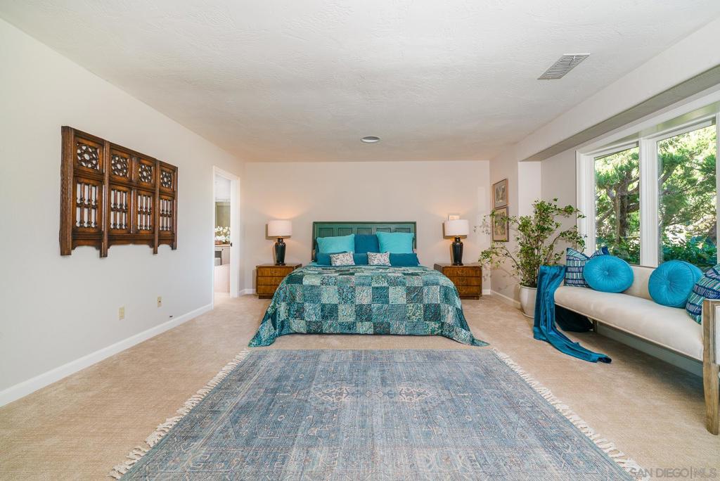 377 Rancho Camino