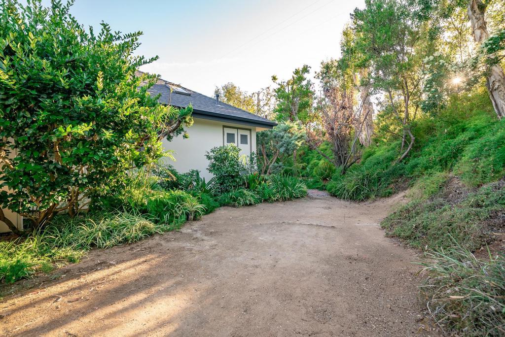 377 Rancho Camino