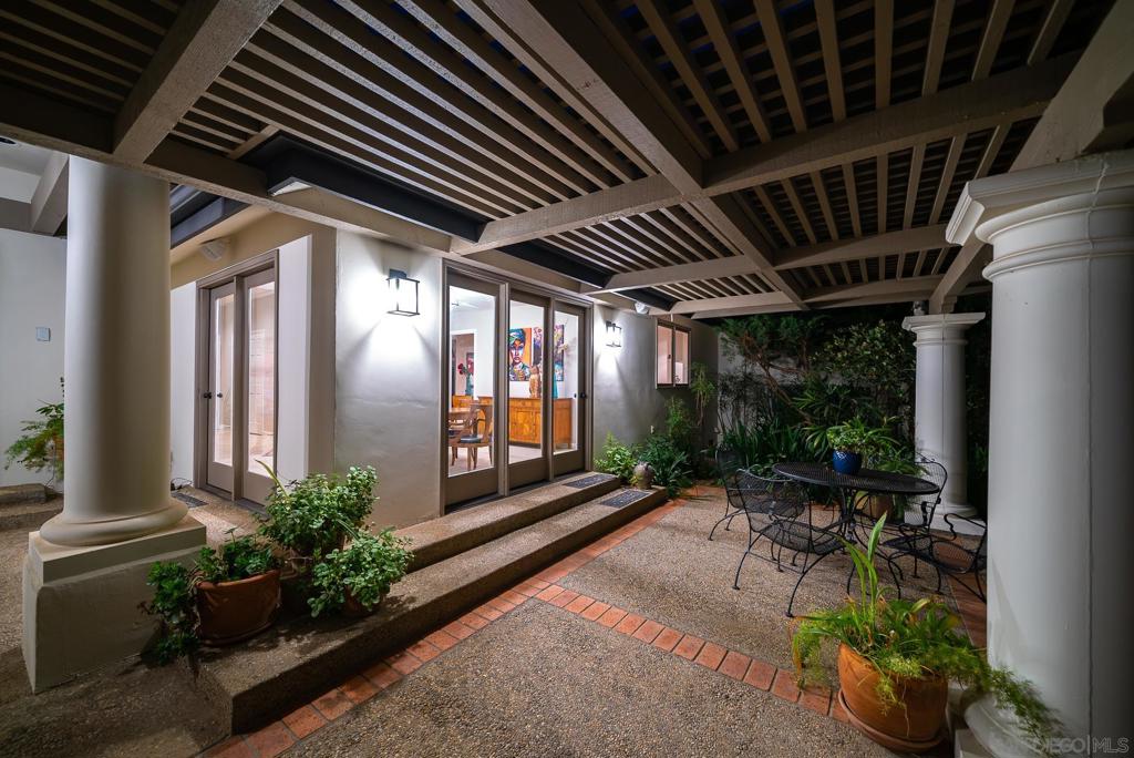 377 Rancho Camino