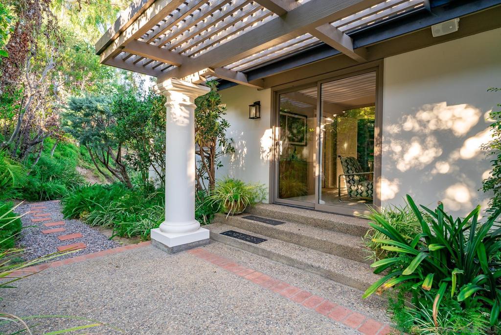 377 Rancho Camino