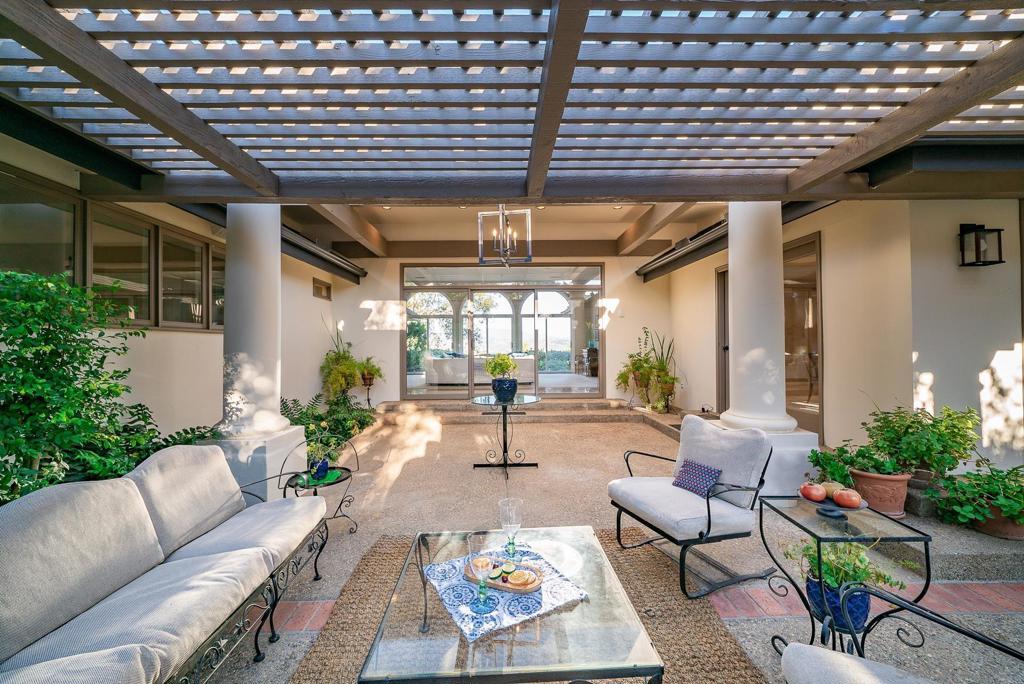 377 Rancho Camino