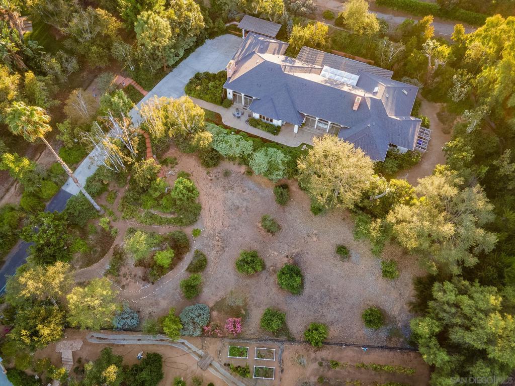 377 Rancho Camino