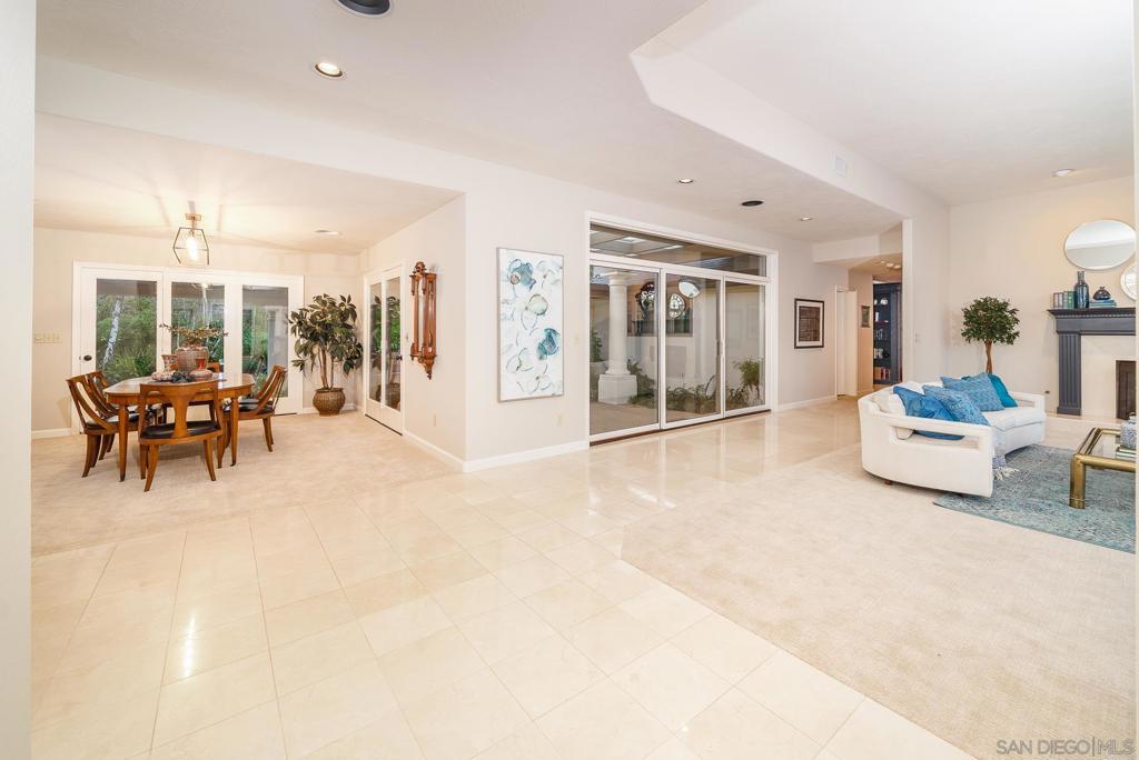 377 Rancho Camino