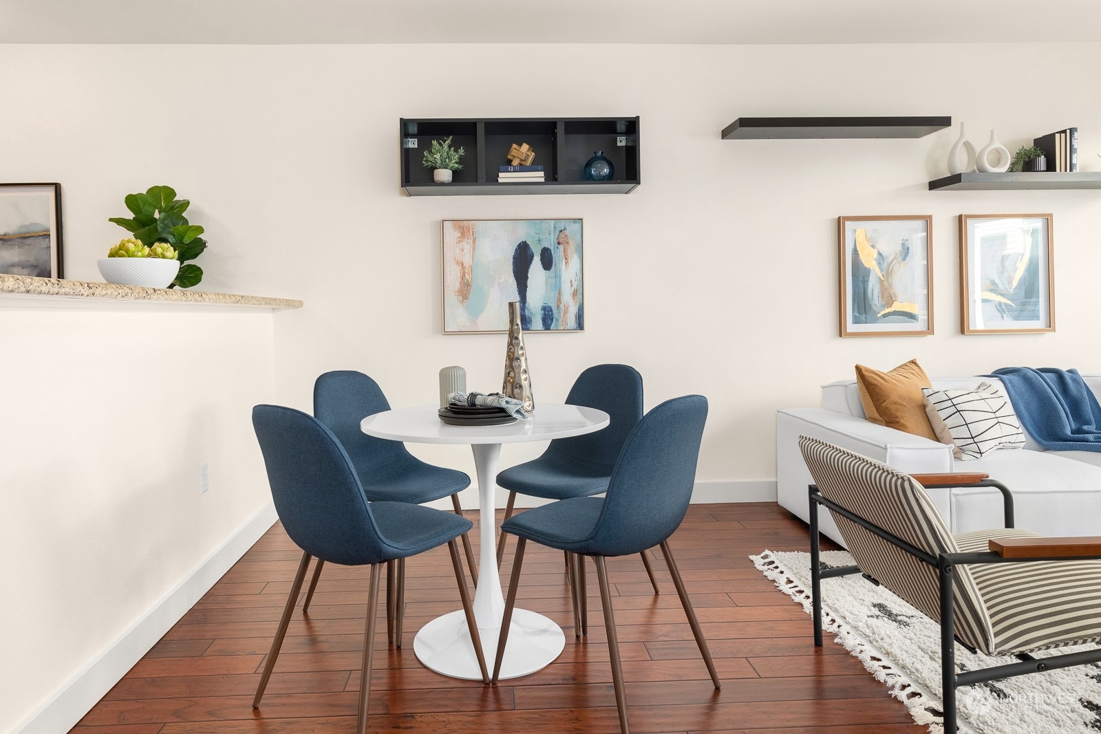 1610 Belmont Avenue Unit: 512