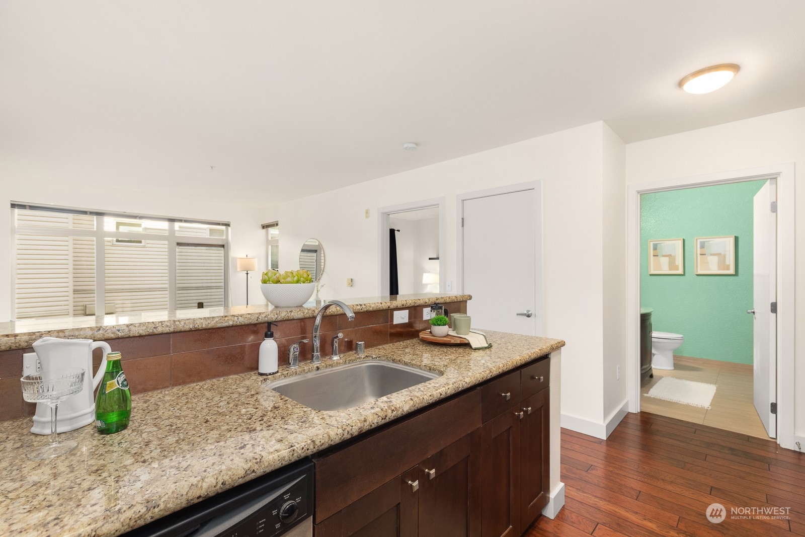 1610 Belmont Avenue Unit: 512