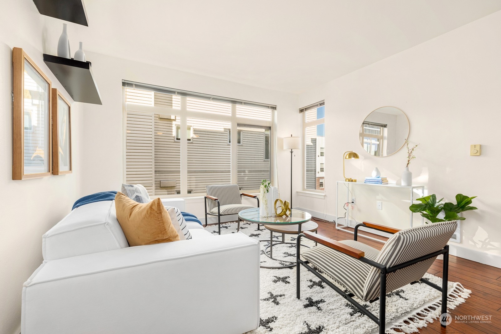 1610 Belmont Avenue Unit: 512