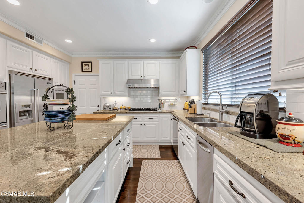 543 Granite Hills Street