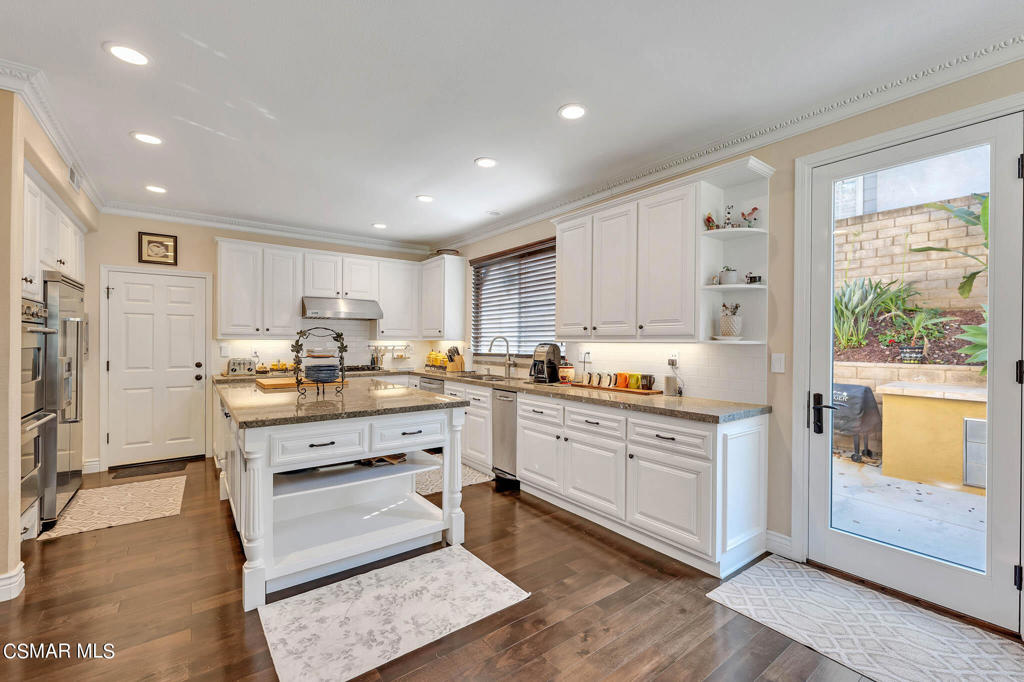 543 Granite Hills Street