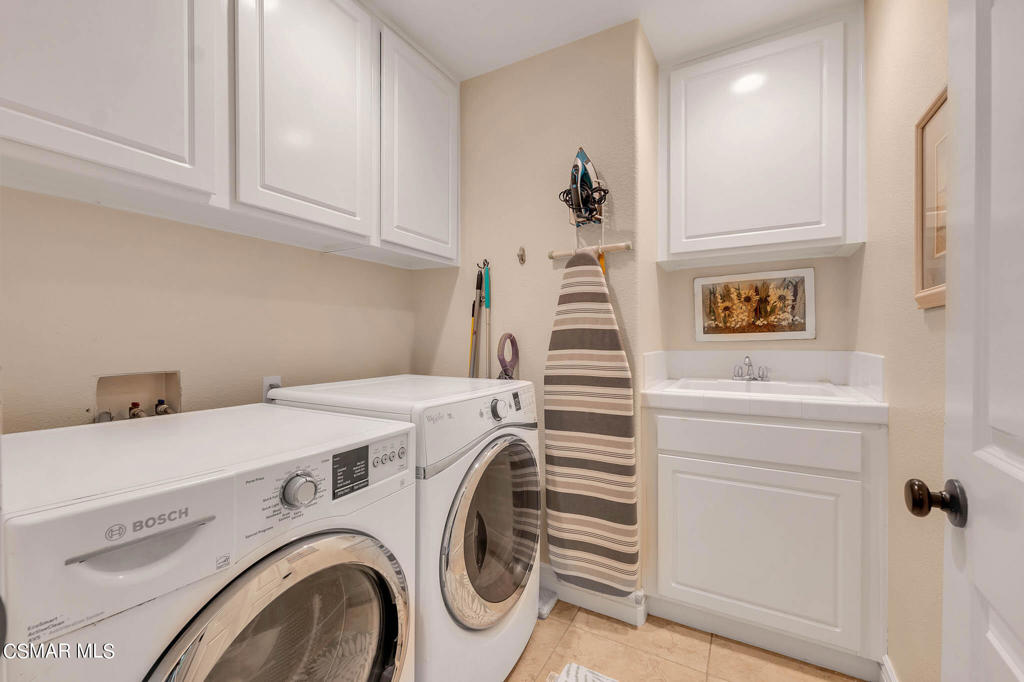 543 Granite Hills Street