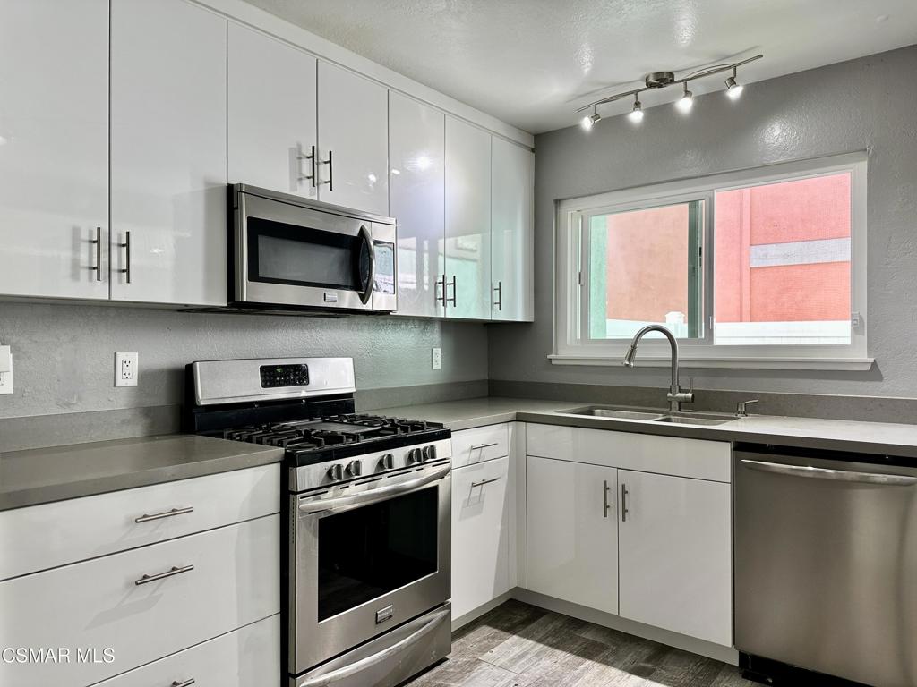 3065 Harbor Boulevard