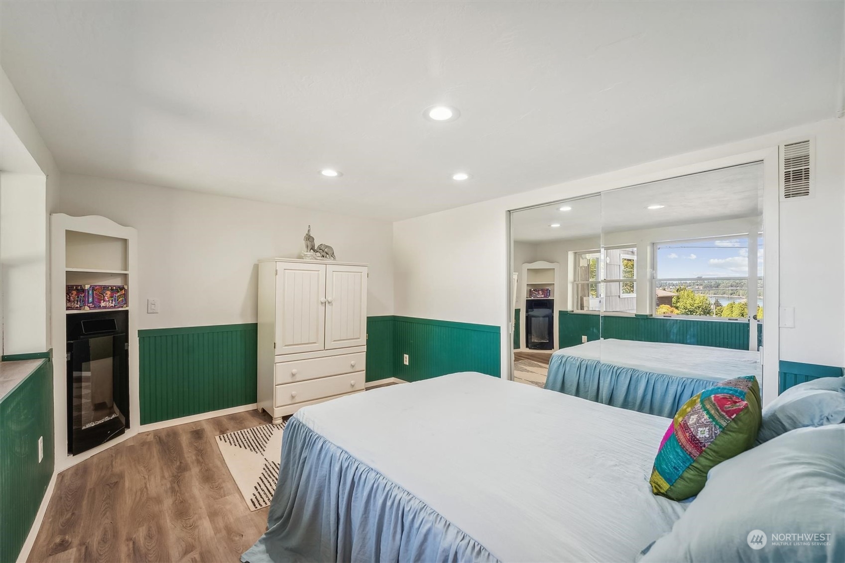 2469 N Lafayette Avenue