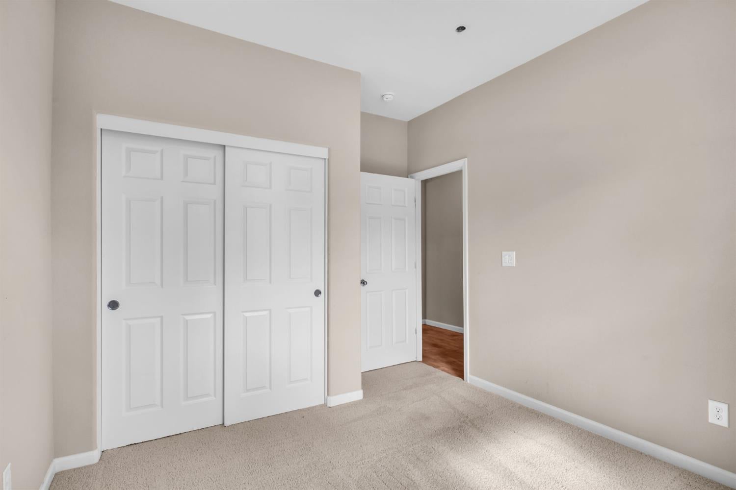 5439 Duck Walk Way