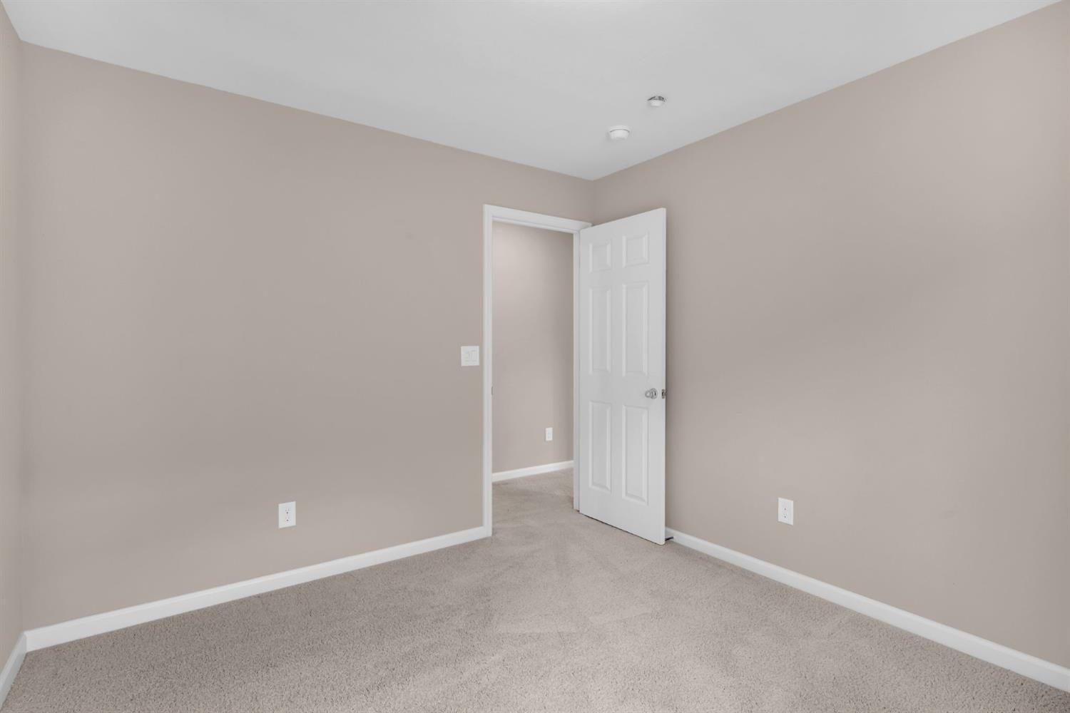 5439 Duck Walk Way