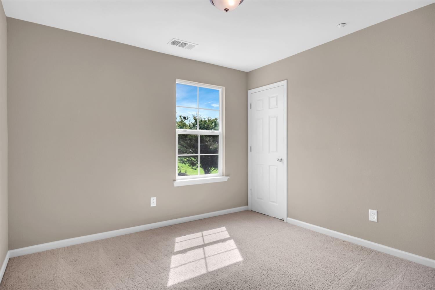 5439 Duck Walk Way