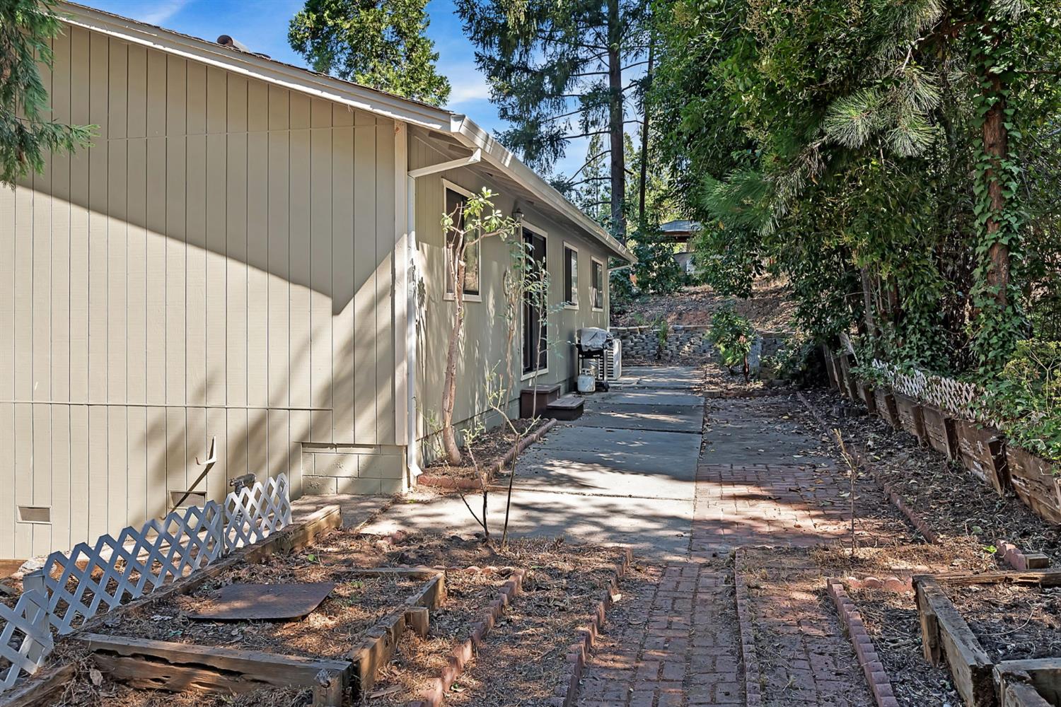 24854 Deadwood Court