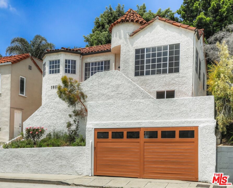 1811 W Silver Lake Dr