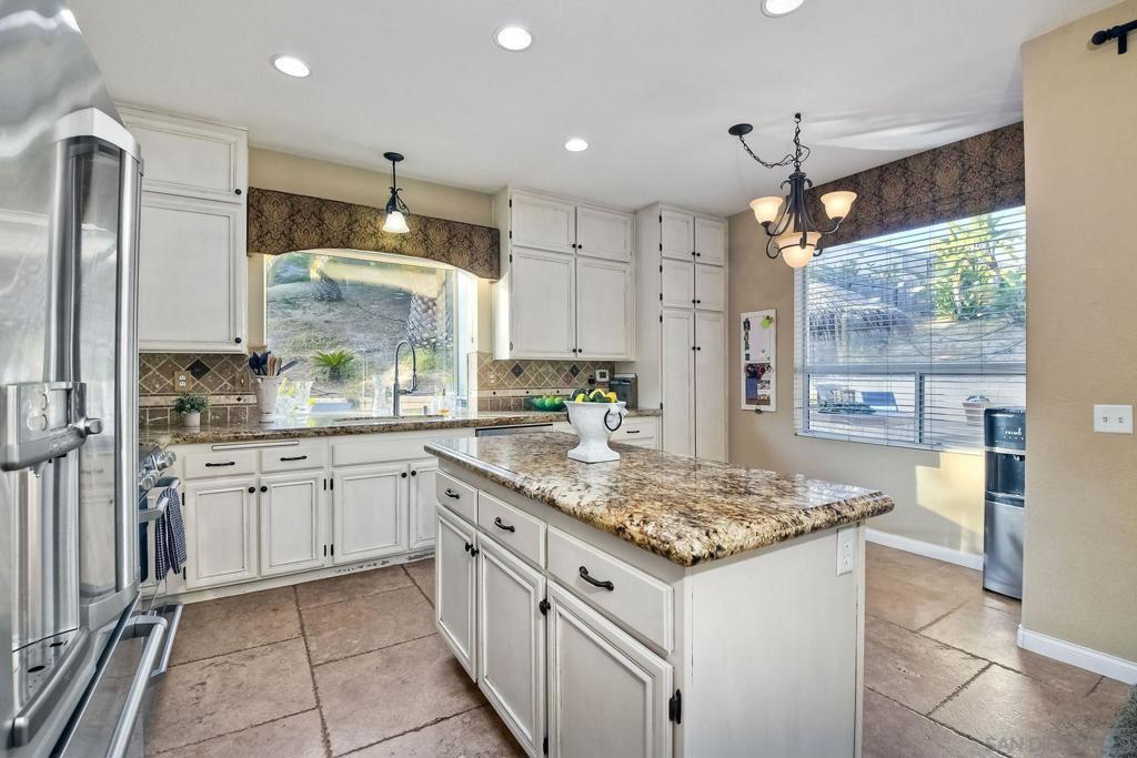 1554 Avenida Guillermo