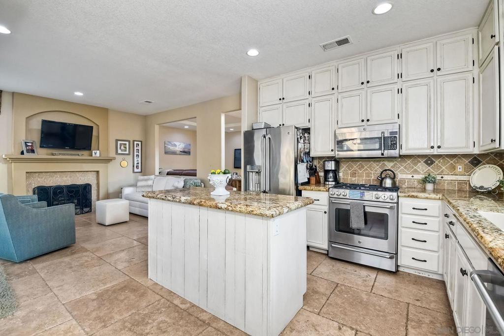 1554 Avenida Guillermo