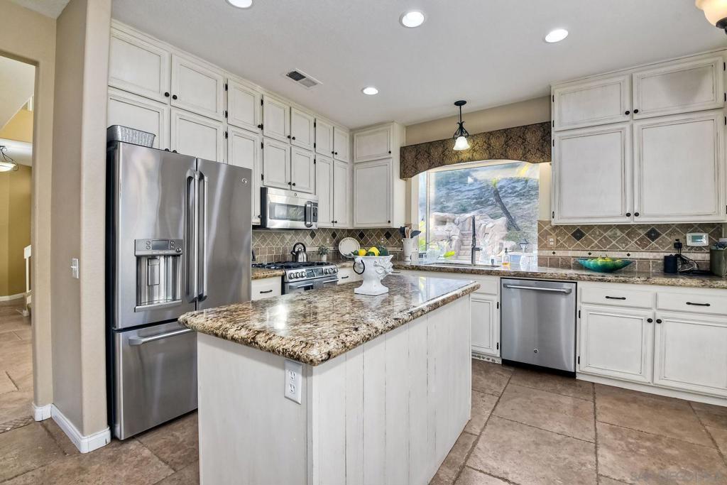 1554 Avenida Guillermo