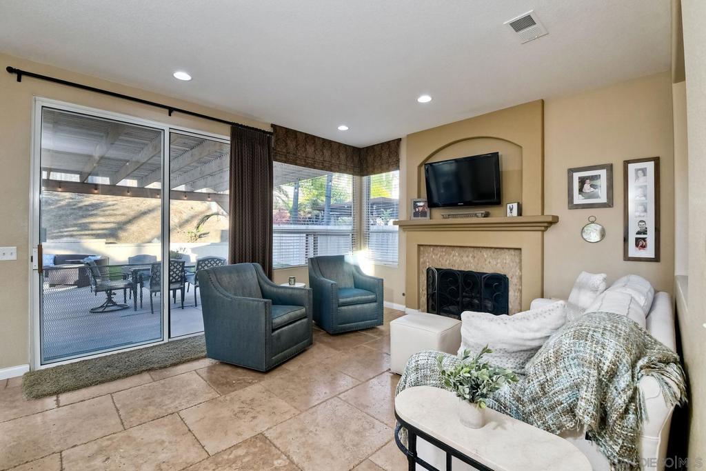 1554 Avenida Guillermo