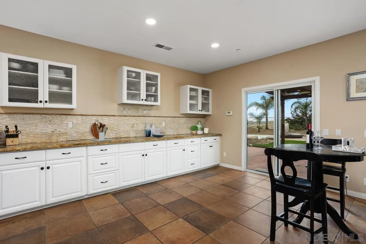 5450 Alexandrine Ct