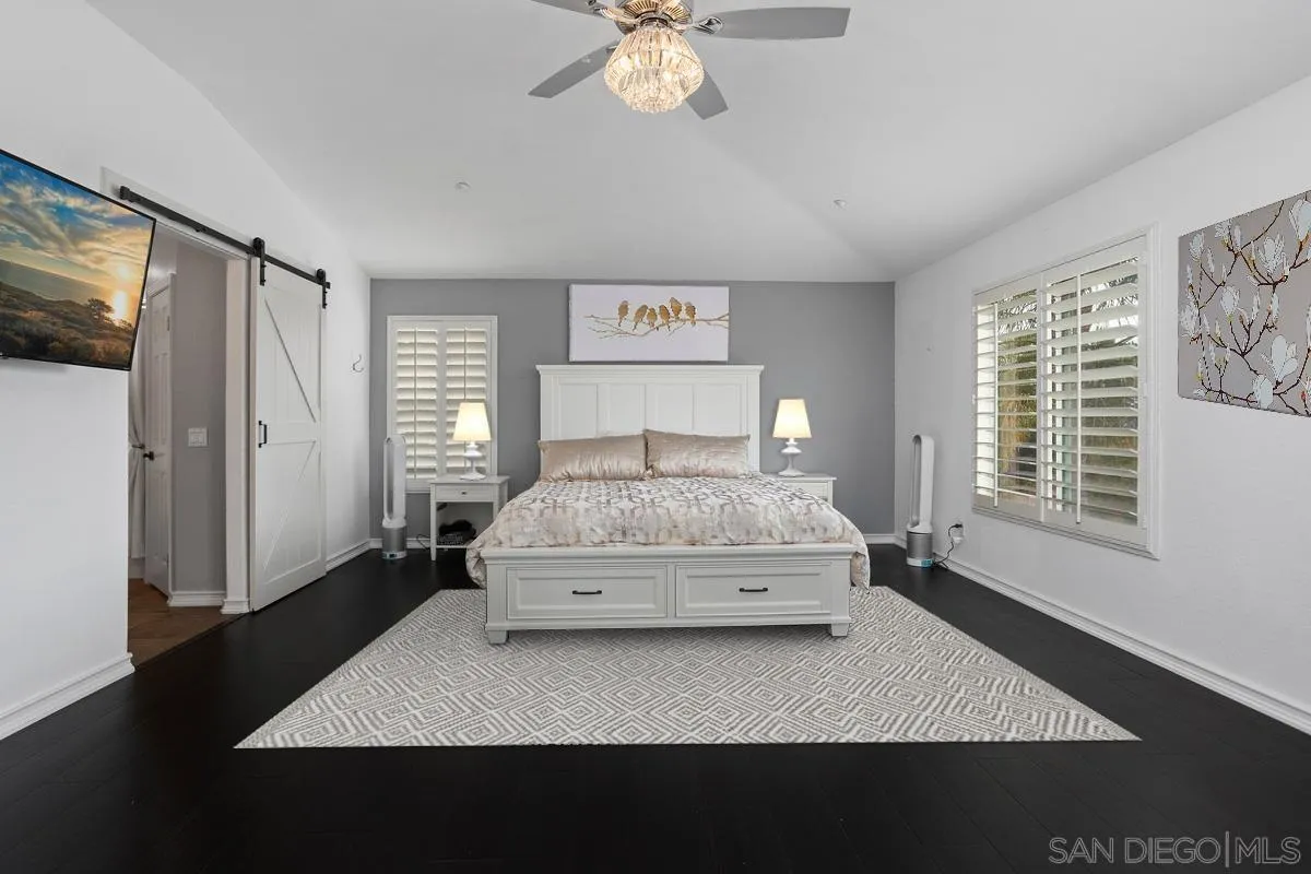 5450 Alexandrine Ct