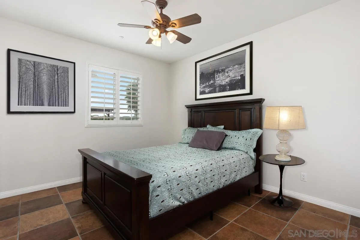 5450 Alexandrine Ct